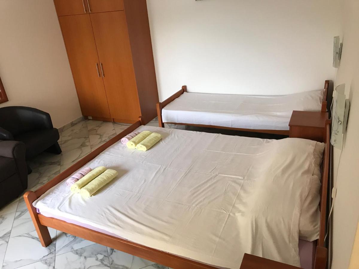 Vilena Apartmani Tivat Eksteriør billede