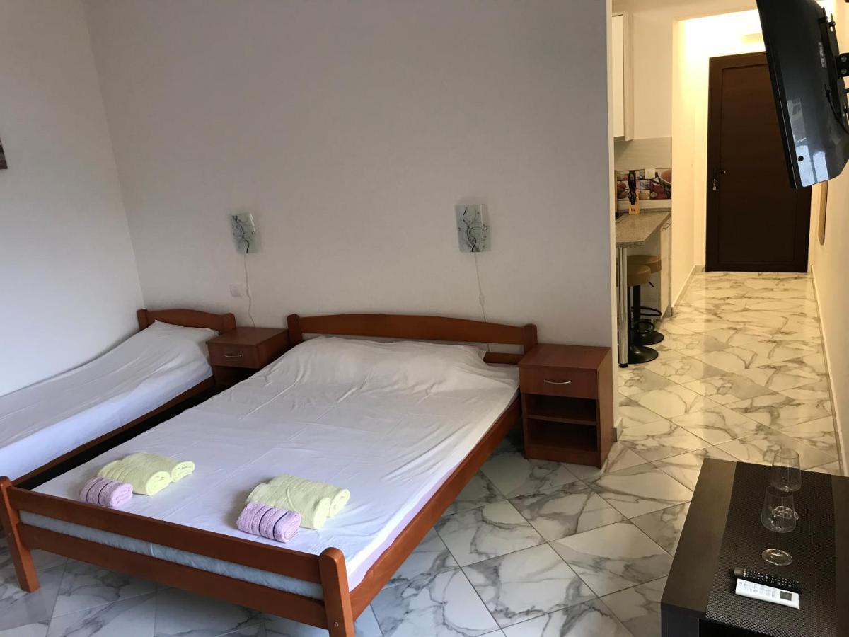 Vilena Apartmani Tivat Eksteriør billede