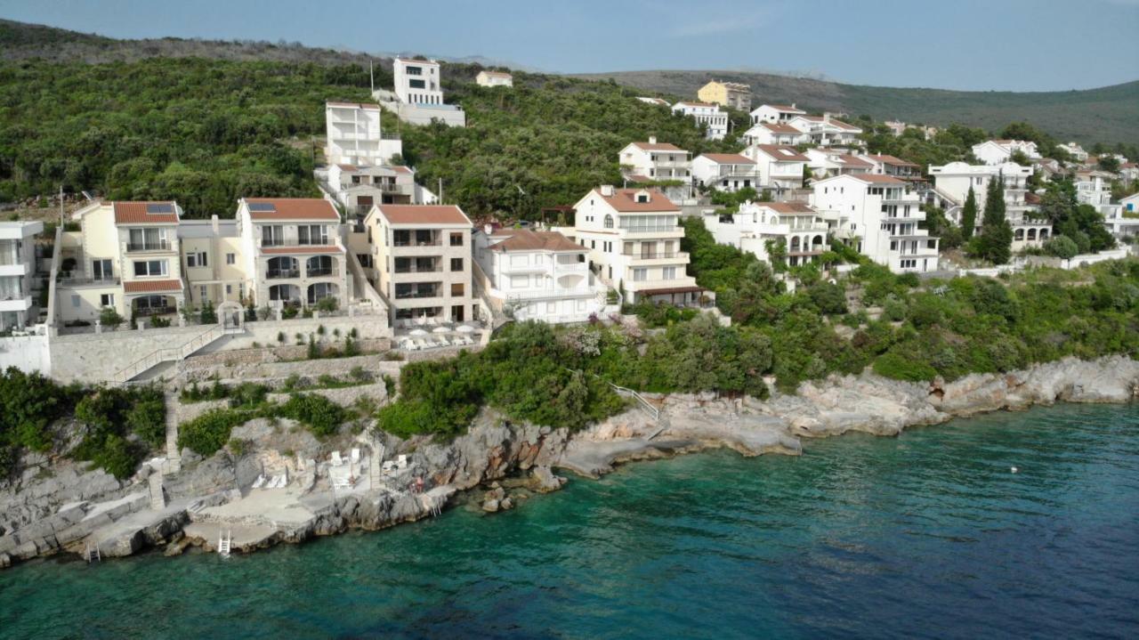 Vilena Apartmani Tivat Eksteriør billede