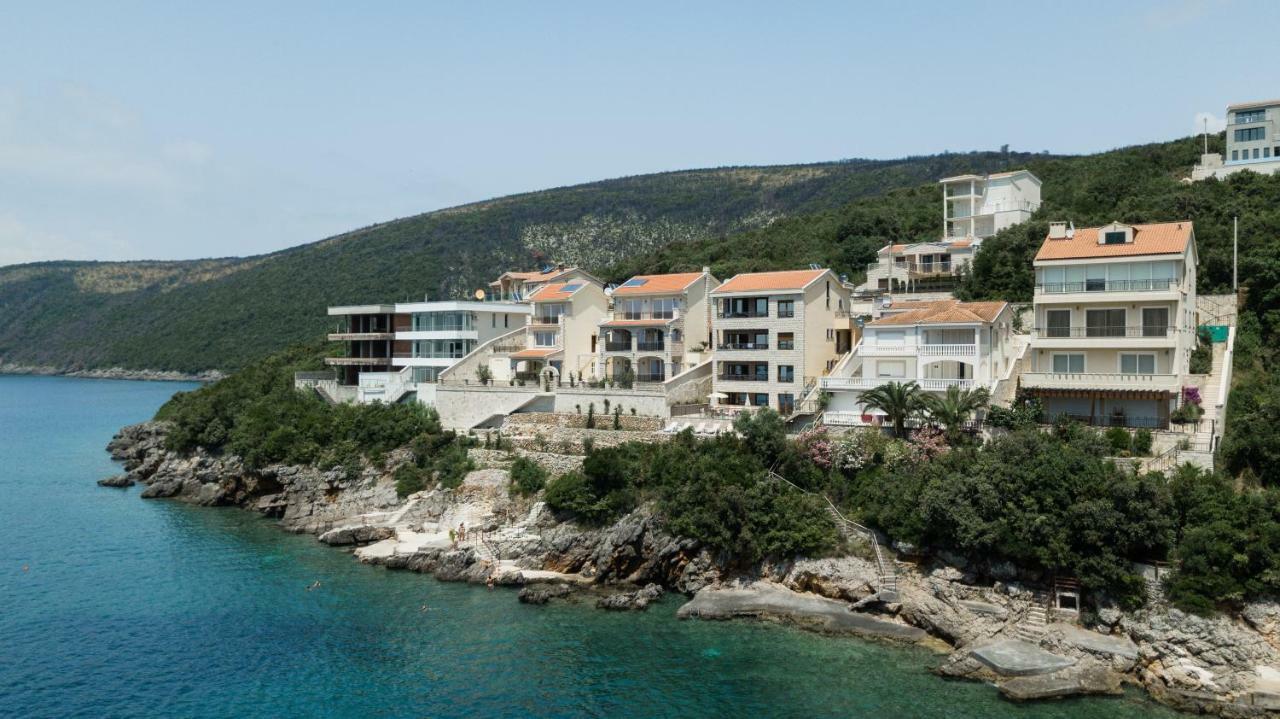Vilena Apartmani Tivat Eksteriør billede